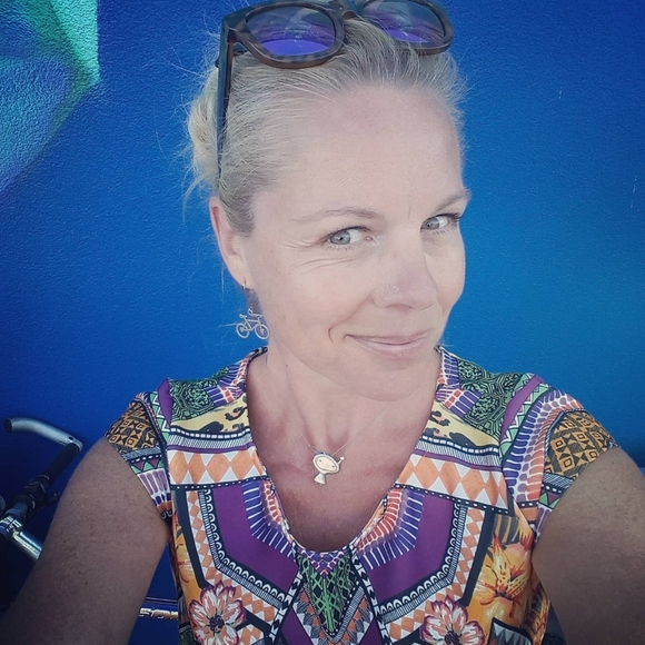 Meet your Posher, ! alexandra - Picture 2 of 6